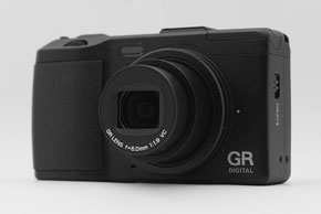 ブレない独自進化が魅力の1台 リコー「GR DIGITAL IV」（1/3 ページ