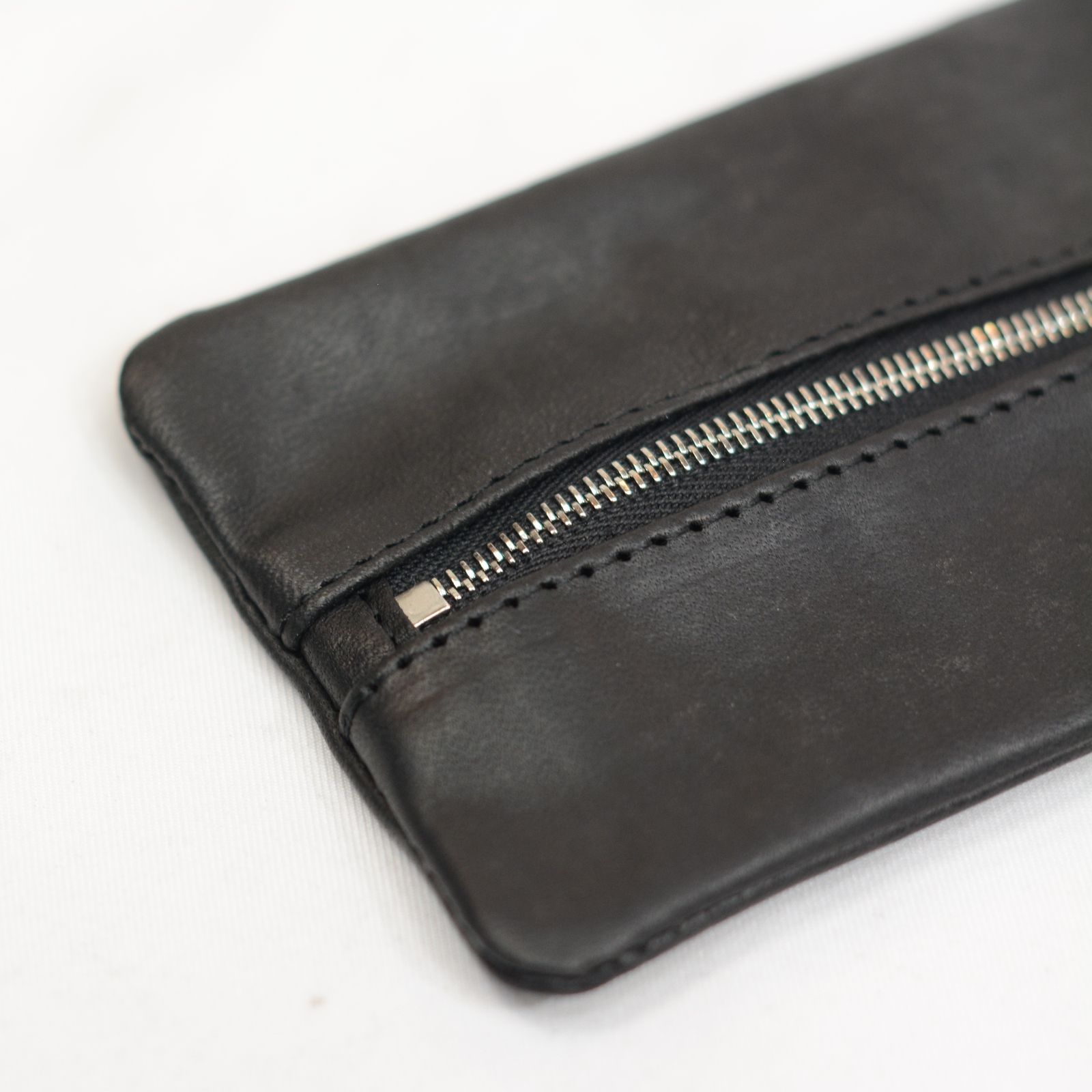 ISAMU KATAYAMA BACKLASH - GUIDIカーフ WAX仕上げ ティッシュケース