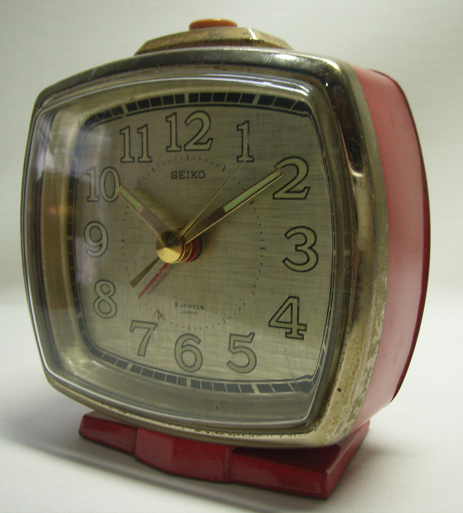 レトロ感あり！セイコー JAPAN 目覚まし時計（赤色） SEIKO 2JEWELS