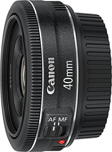 キヤノン24mmパンケーキレンズ「EF-S24mm F2.8 STM」。薄くて軽く