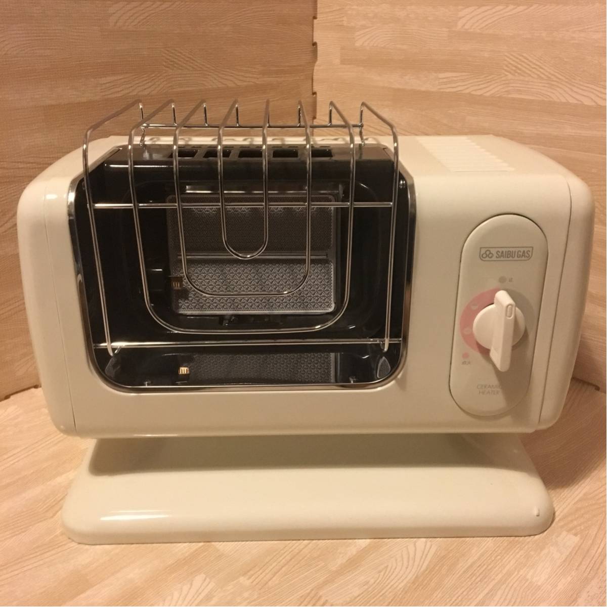 新品】【未使用 】リンナイ ガス赤外線ストーブ ホワイト Rinnai R