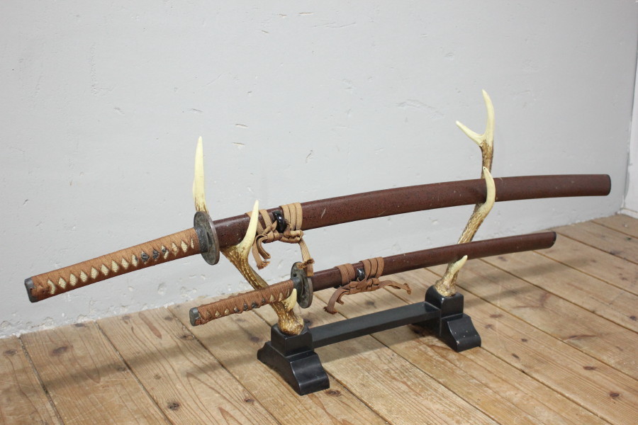 T043 模造刀2本/床の間飾り/武具/アンティーク/仮装/侍/コスプレ/日本