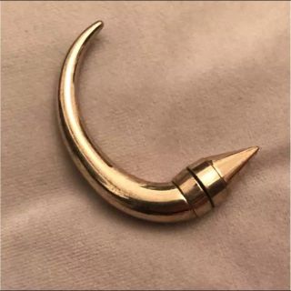 GIVENCHY（ピアス(片耳用)）のフリマアイテム一覧