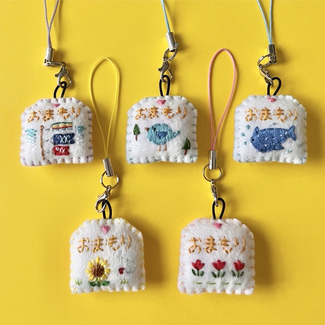 ⭐️小さなお守り チューリップ🌷 フェルト ストラップの通販 by