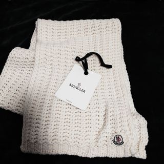 MONCLER（マフラー/ショール ・ グレー/灰色系）のフリマアイテム一覧