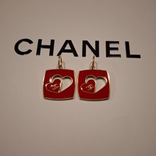 CHANEL - CHANEL ホリデーチャーム2025♡2個セットの通販 by Angel