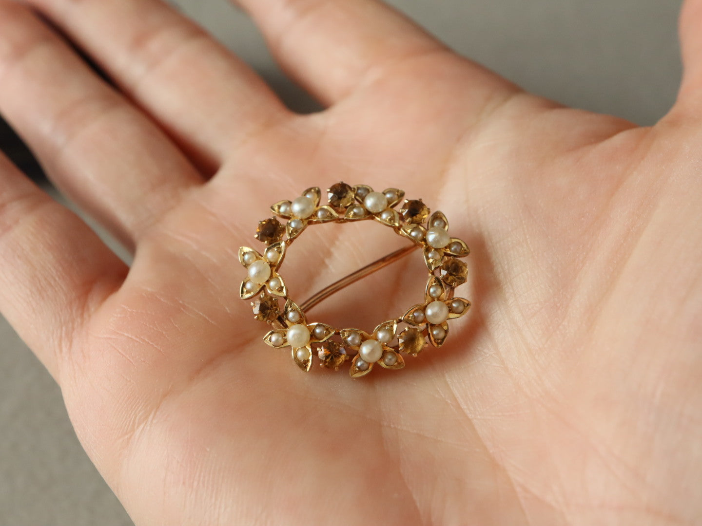 アンティークブローチ 15ctゴールド＋シトリン＋パール リースブローチ