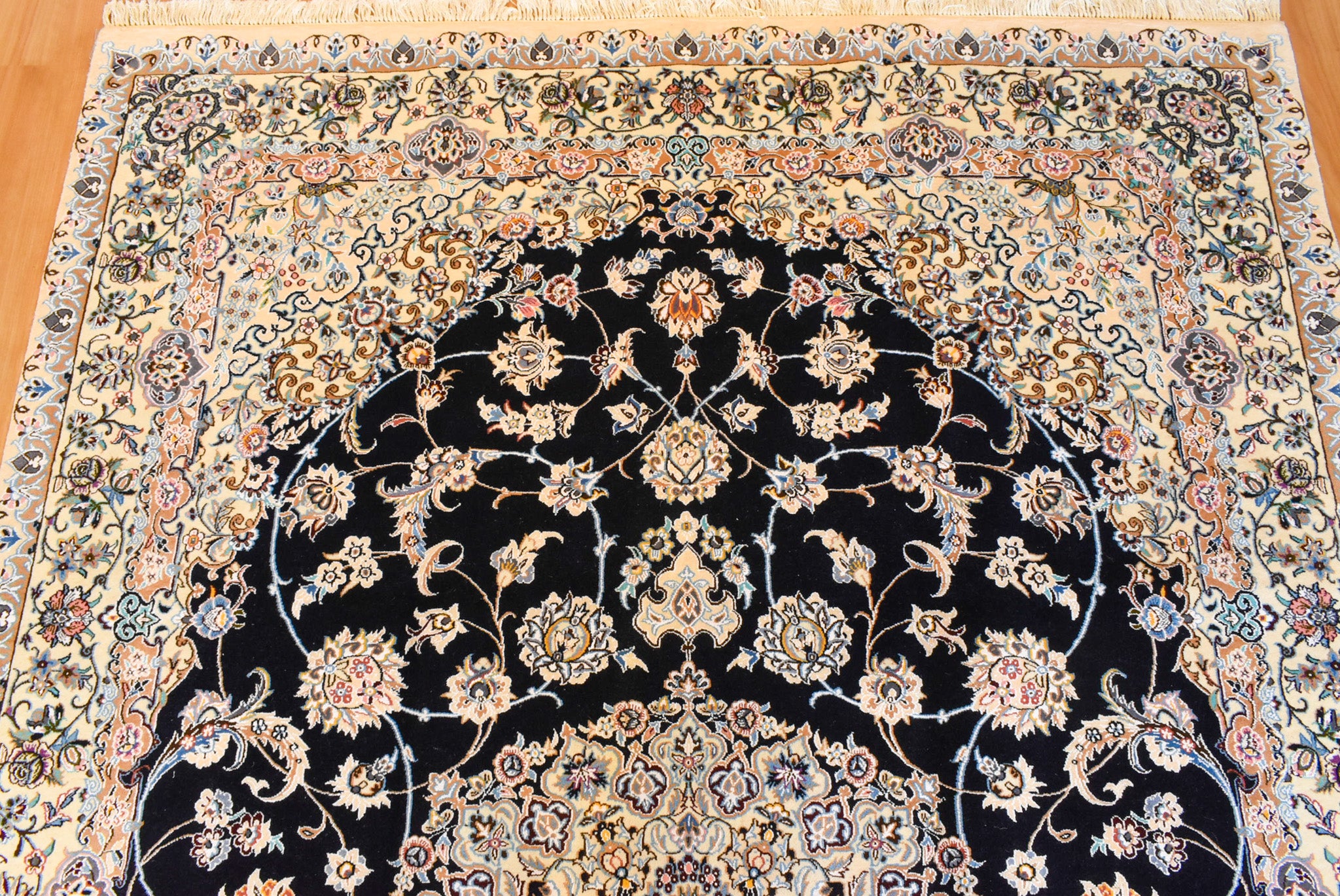 ペルシャ絨毯 イラン ナイン産リビングサイズ 200×310