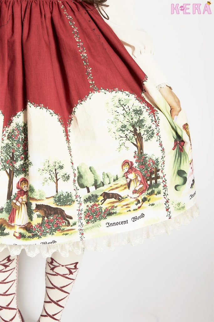 人気ブランドが贈る、真冬のラブリーコーデ♡ フードケープで冬の赤