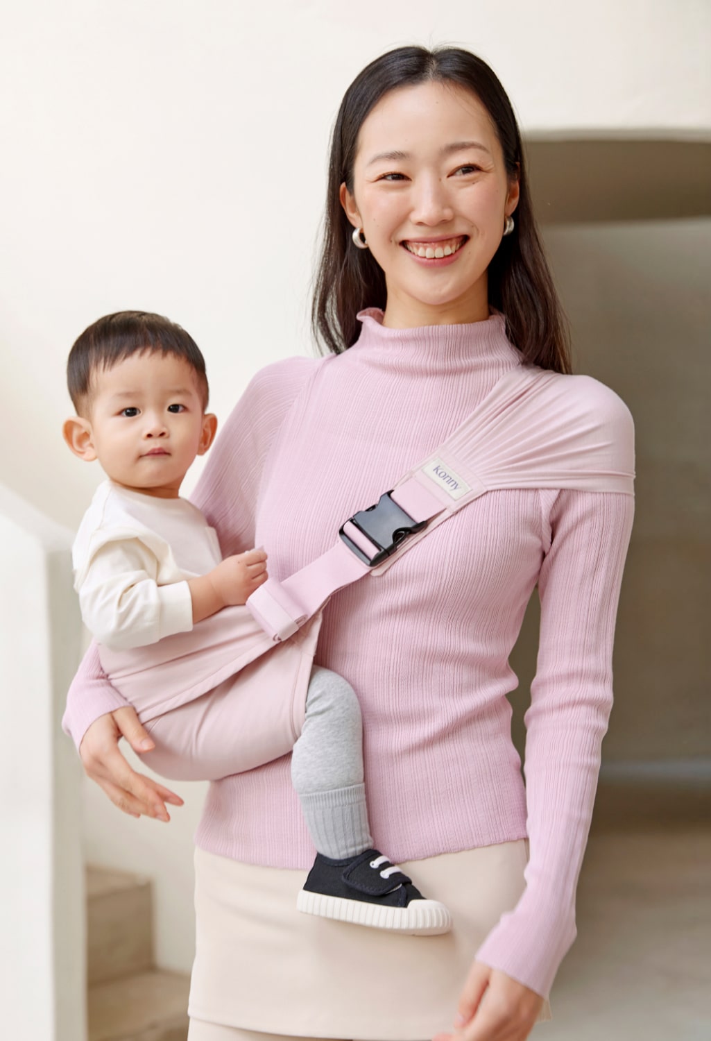 コニー安心ヒップシート 抱っこ紐 | 2枚のシートで安定感抜群。生後6