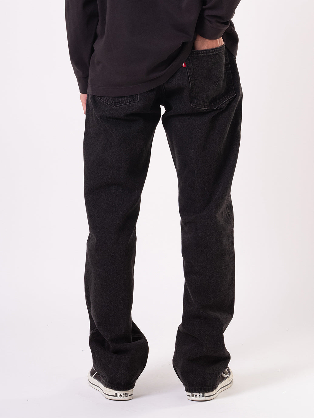 555™ リラックスストレート ジーンズ ブラック – リーバイス®公式