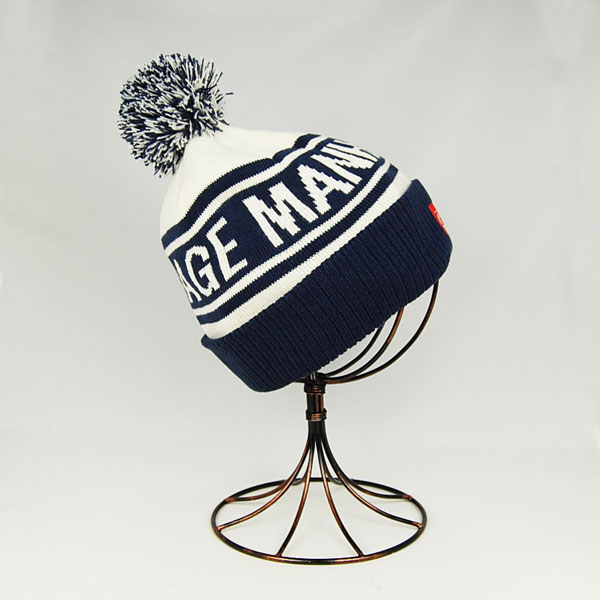 ポンポン付きジャガードワッチ ニット帽 マンハッタンポーテージ 黒