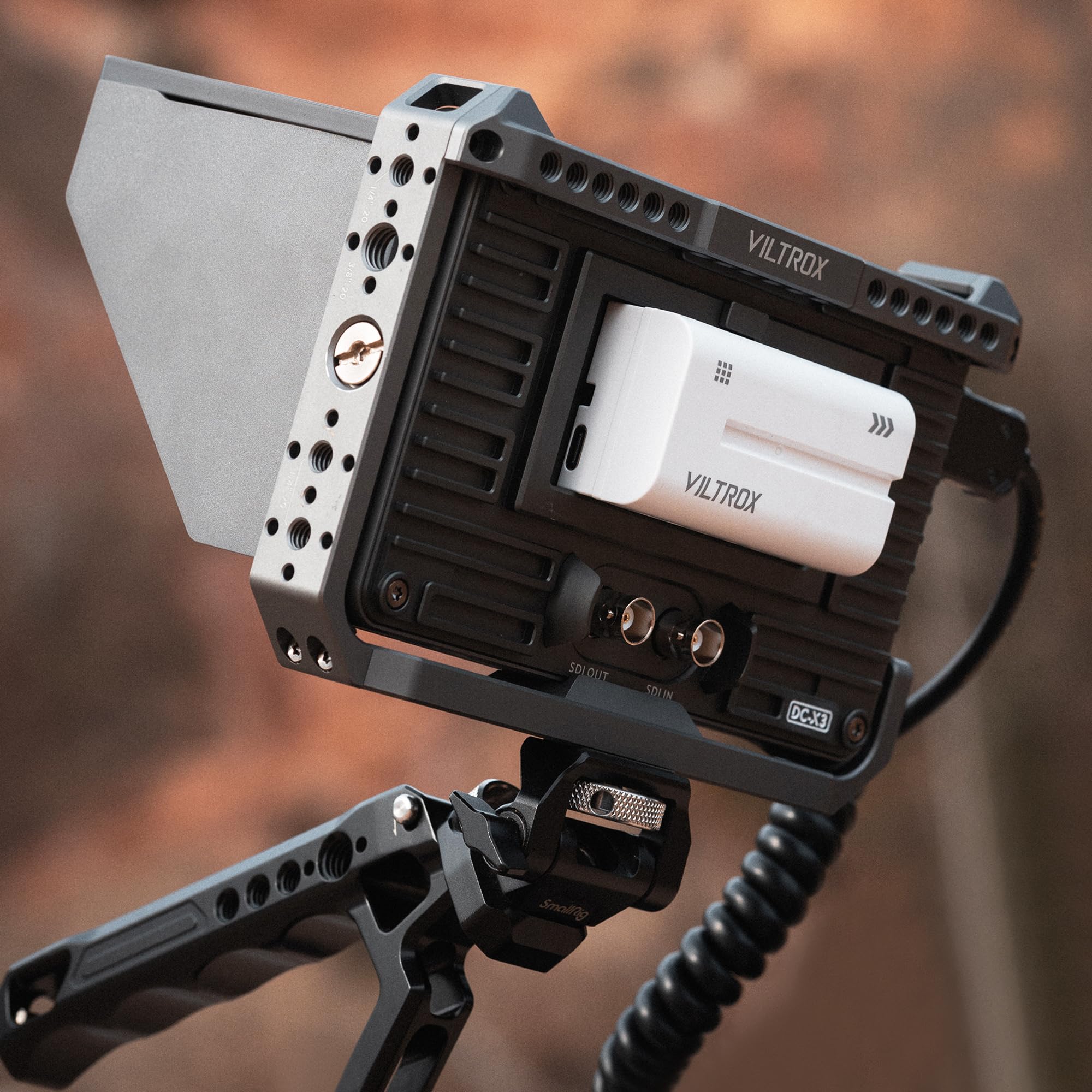 Amazon | VILTROX DC-X3 カメラ モニター&ケージ セット 3G-SDI