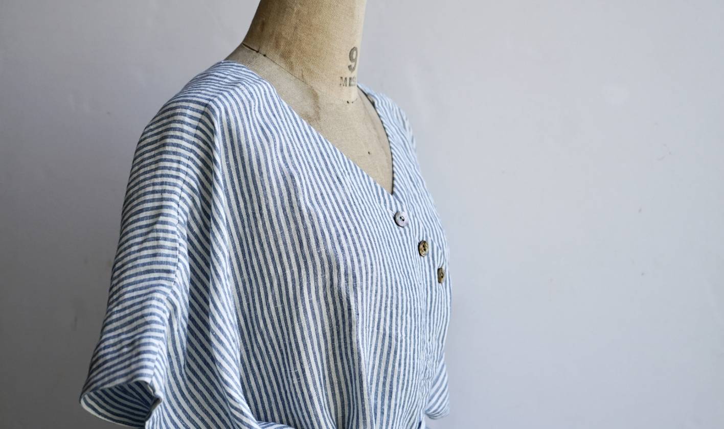 NON-SLEEVE / blue stripe linen｜割烹着kapoc（カポック）公式