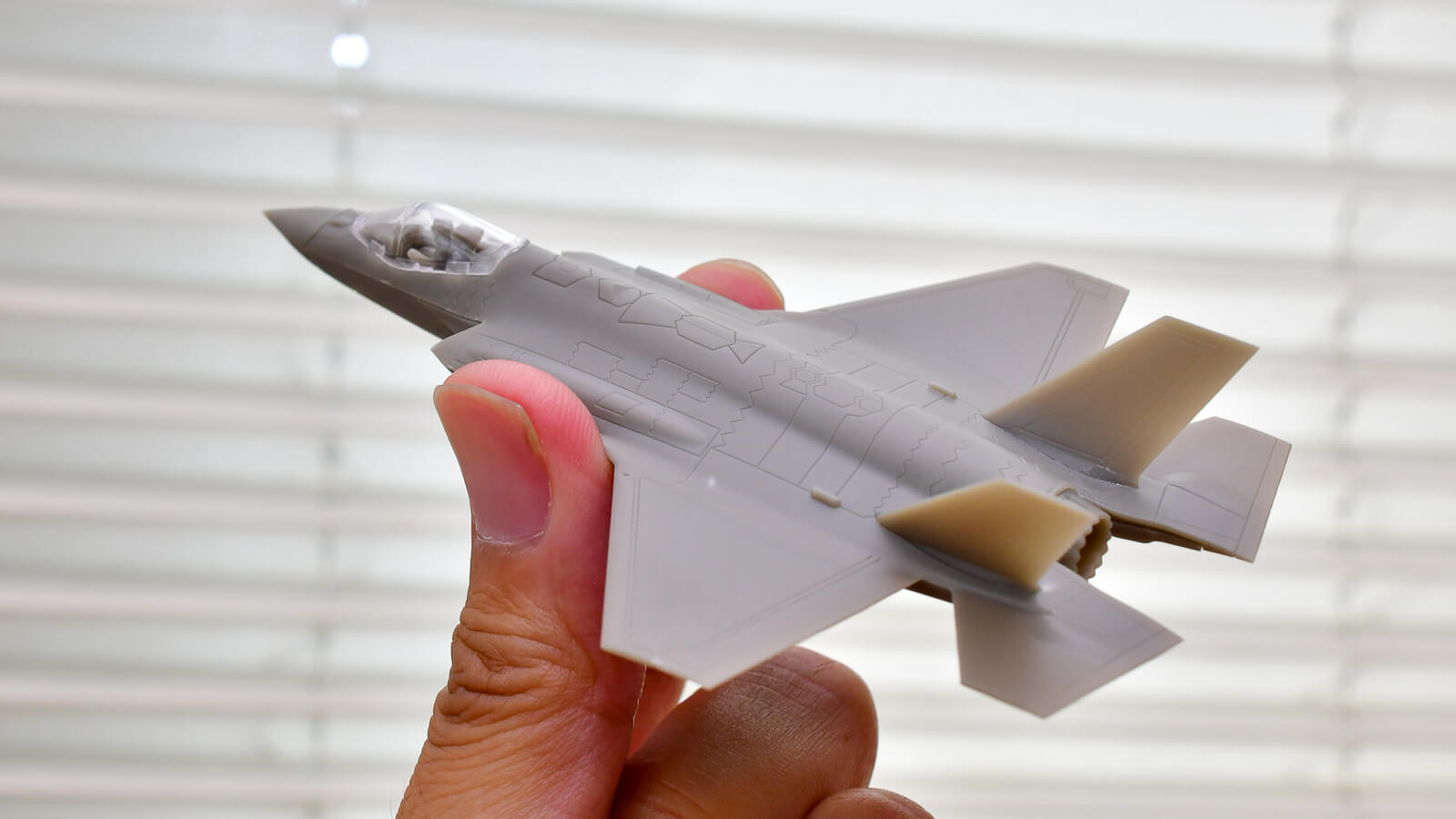 花金だ！仕事帰りに買うプラモ。10分で完成する最速のF-35A