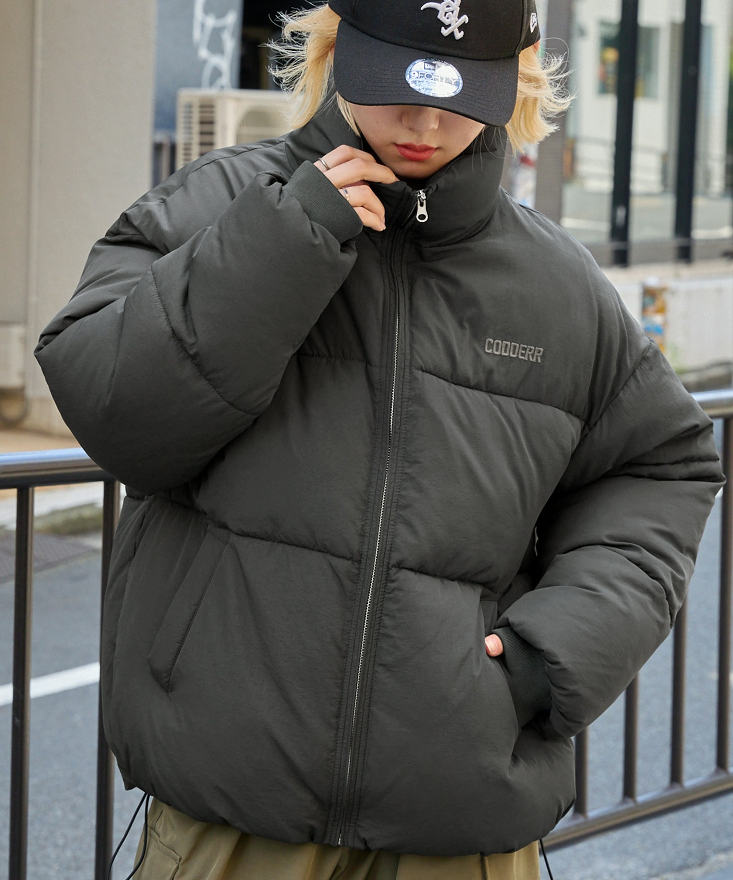 CODDERR】ボリュームハイネック撥水ナイロン中綿ジャケット MONO-MART