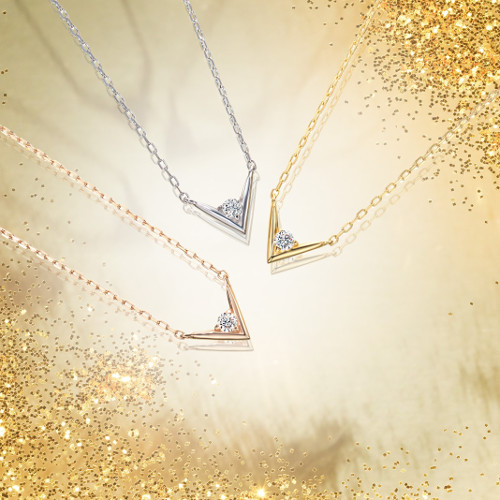 トレンドのY字＆幸せを呼ぶVラインの上質ネックレスがスタージュエリー