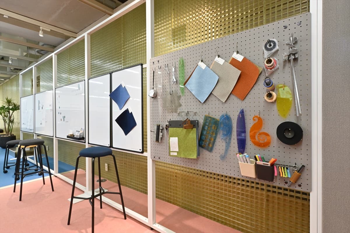 Schema（スキーマ）フレームシステム - オフィス分野｜内田洋行