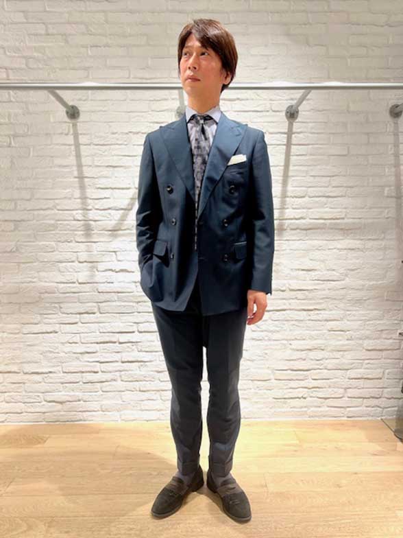 グリーンのダブルブレストスーツ | スタイリング