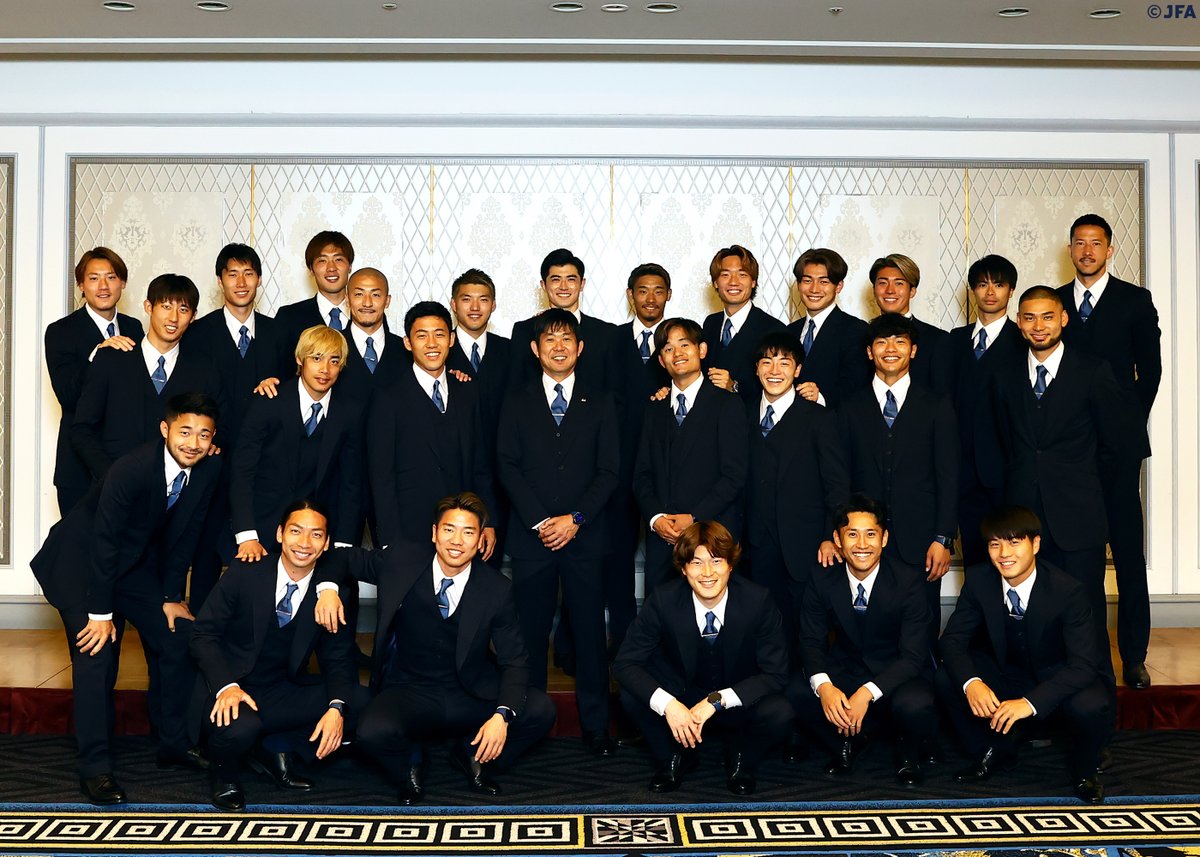 🔹#SAMURAIBLUE 🔹 選手たちがピッチ外で着用するオフィシャルスーツも