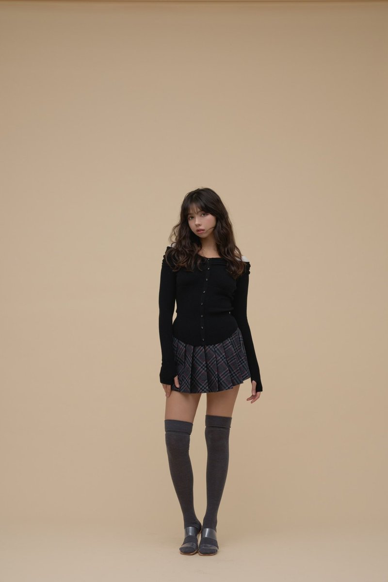 Shannon tulle knit tops color pink/black ¥11000-tax in 胸元の