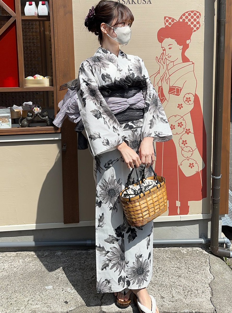 GRL 浴衣セット3999円～好評発売中🤎】 モノトーンひまわり浴衣セット