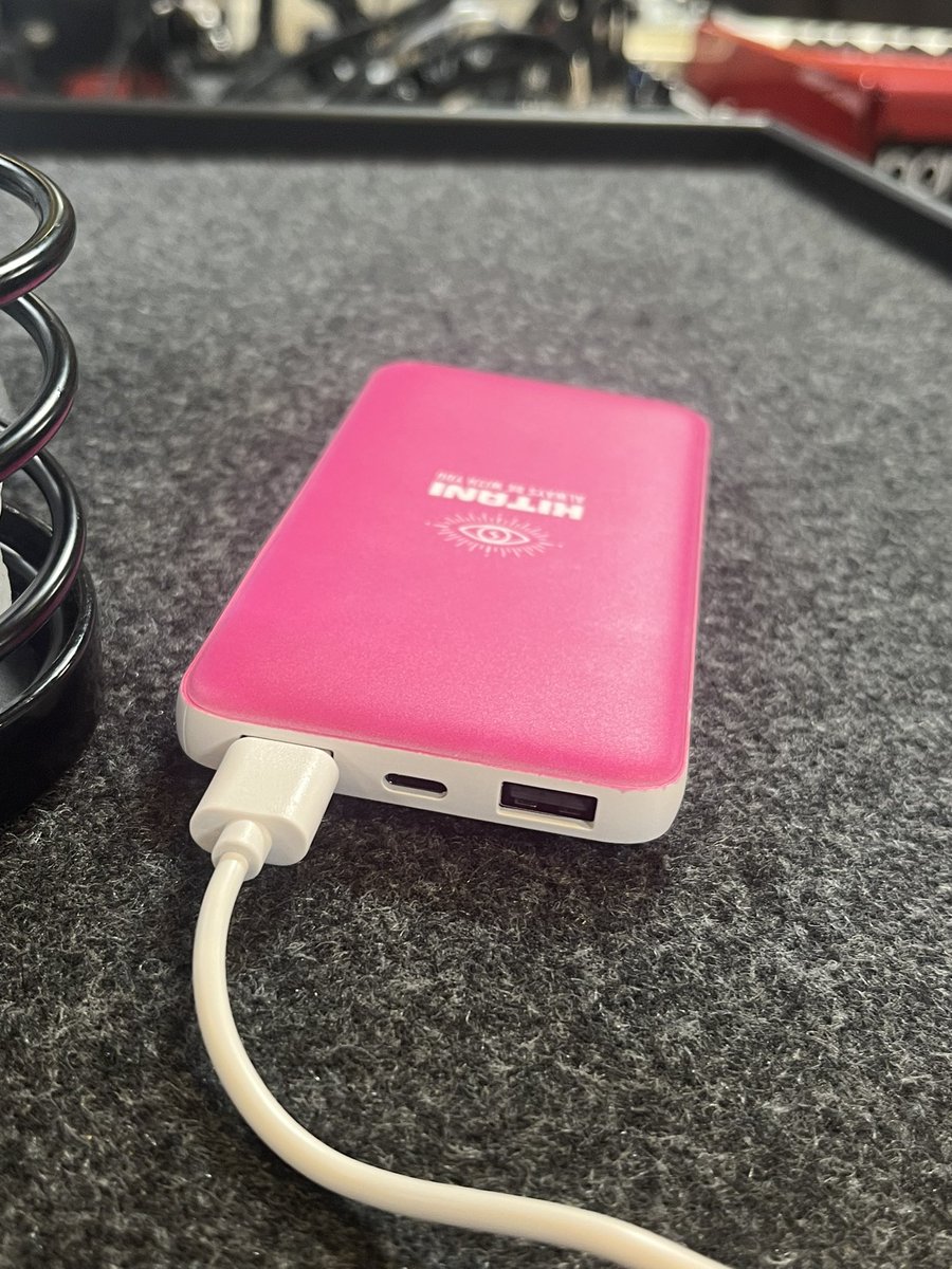 モバイルバッテリーの説明書です👁 本体にも同封されます。