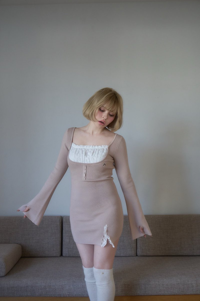 Poppy lace mini dress color beige/black ¥15400-tax in 程よい厚みの