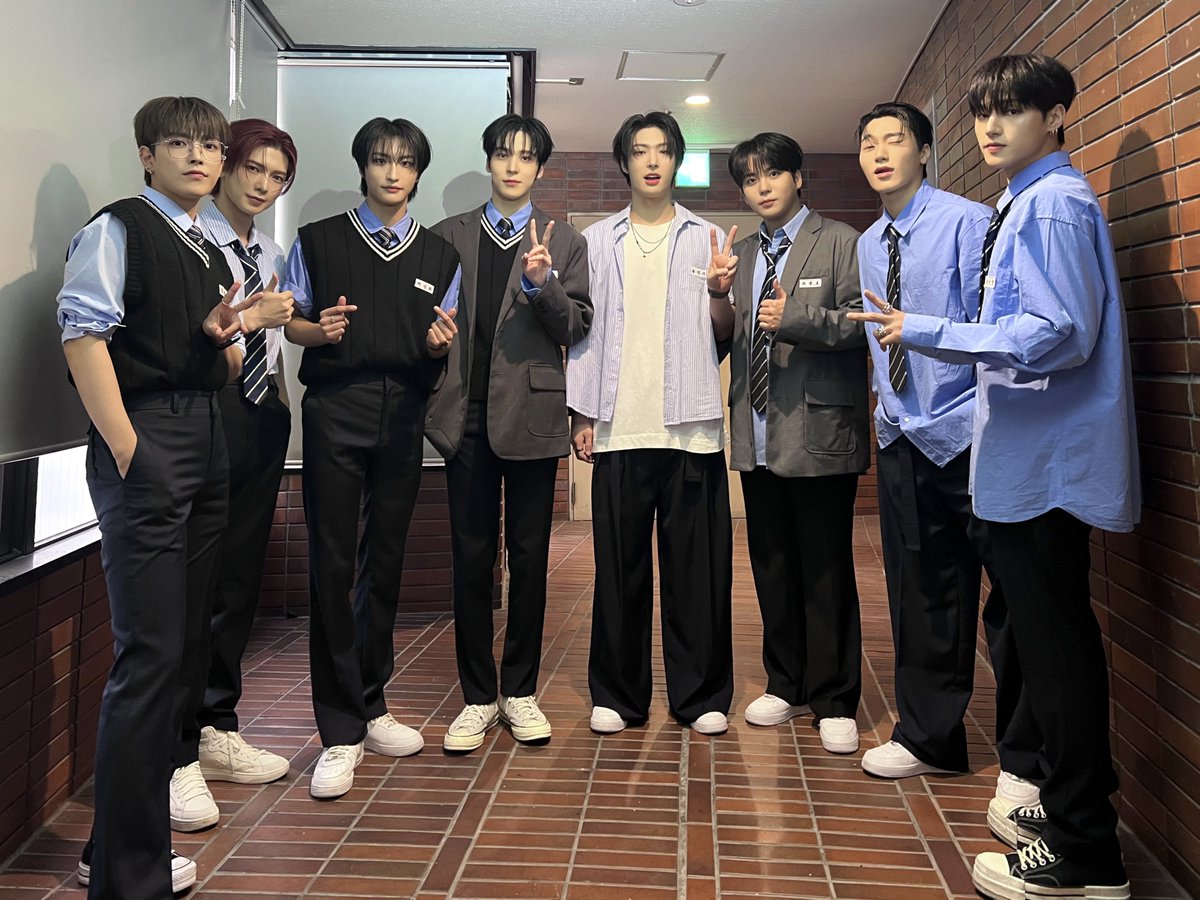 ATEEZ 2025 アメツPOPUP限定 FOLDING FAN 扇子 Amazon.com: ATEEZ Official Tour Merch Folding Fan : Home & Kitchen