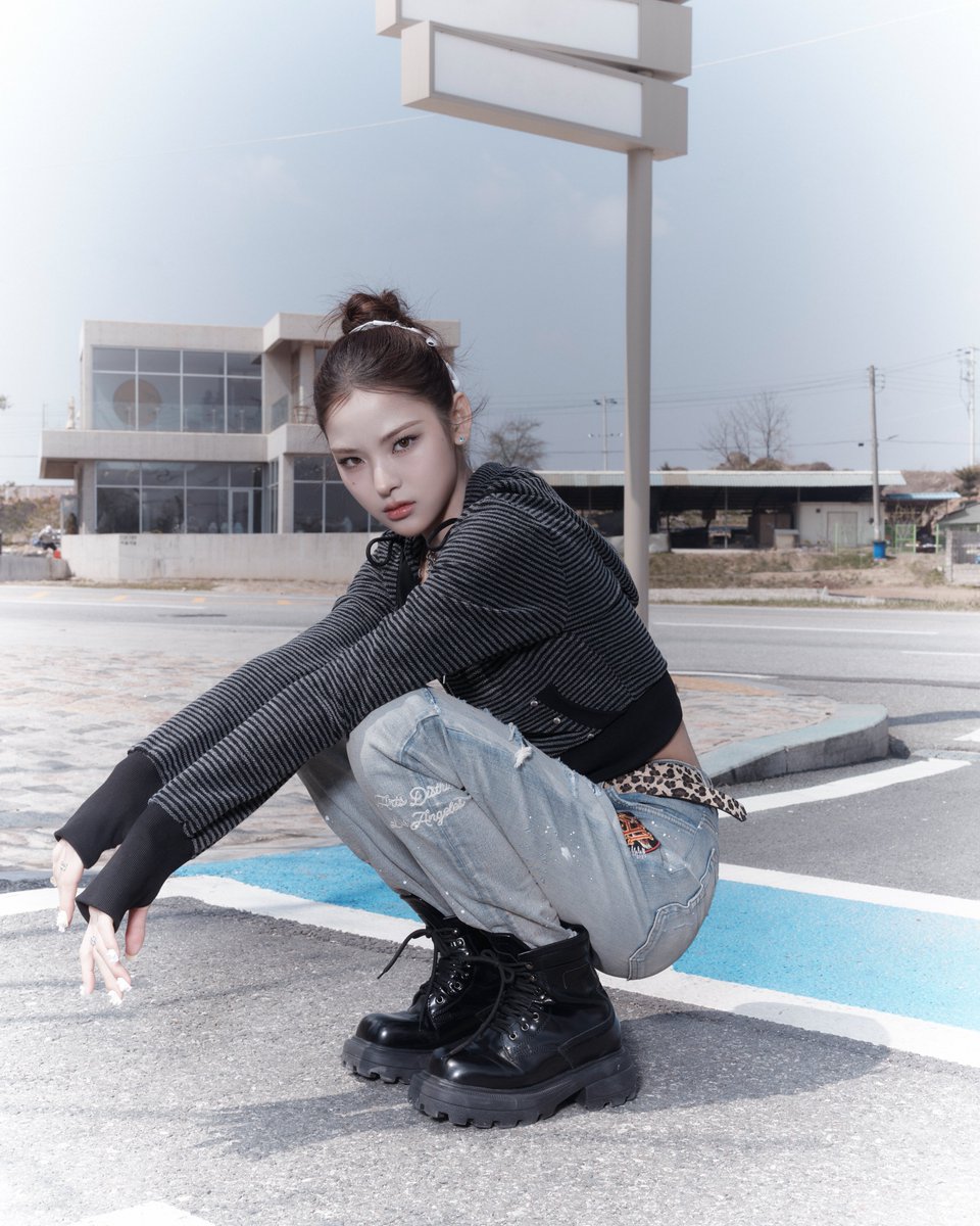 Concept Photo (B ver.) izna Single Album 'BEEP' 2025.06.09 6PM