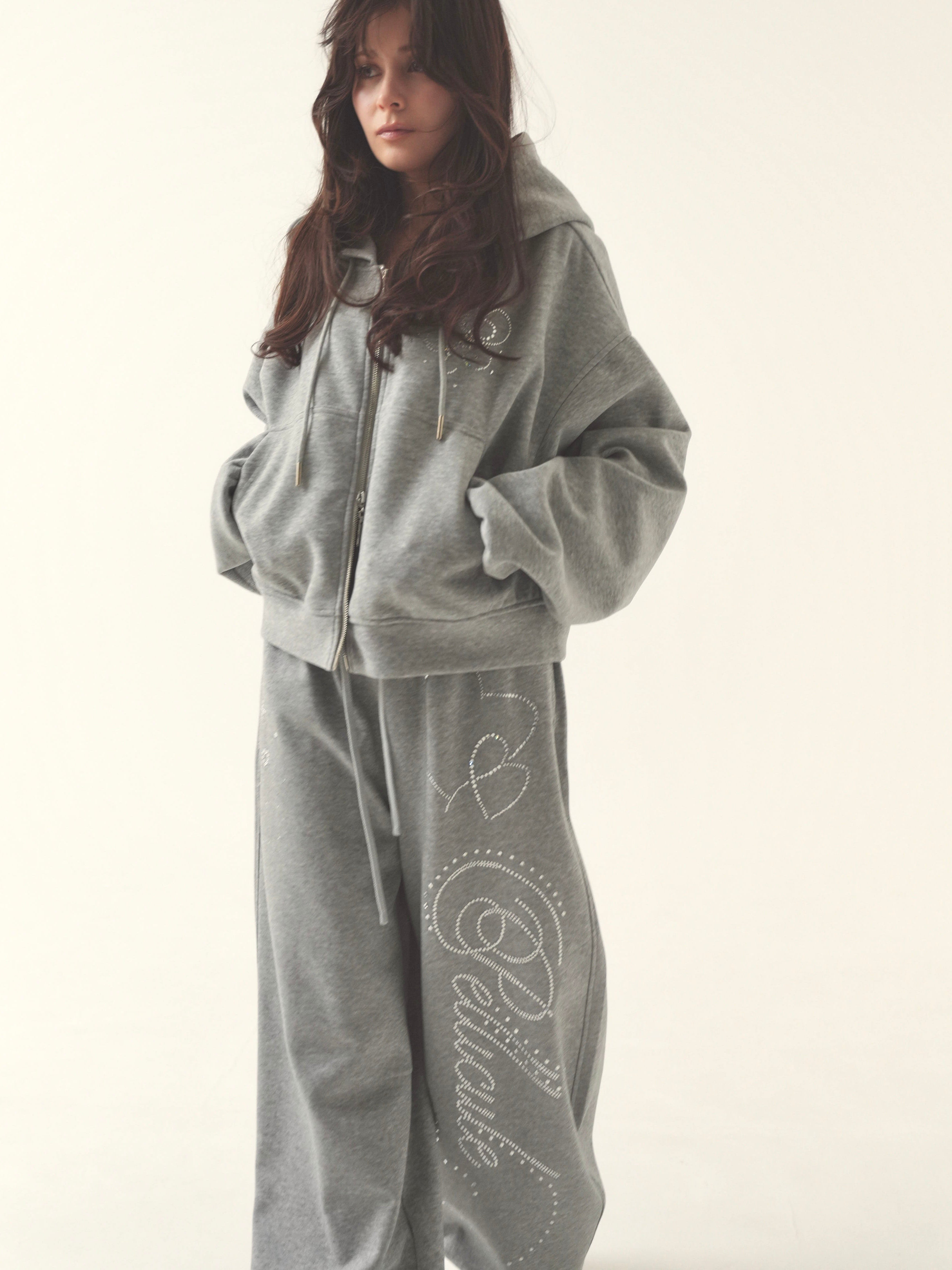 予約 black・babypink】stone-deco sweat pants｜PELLICULE | ぺリキュール