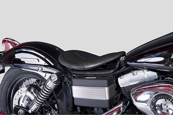 サイクロン サドルシート | MUSTANG/マスタング | 株式会社プロト(PLOT)