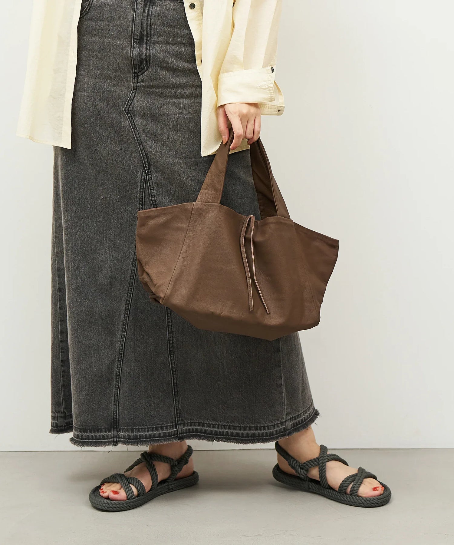 REN】《トートバッグ》軽くて柔らか、収納ポケットが豊富なやぎ革の