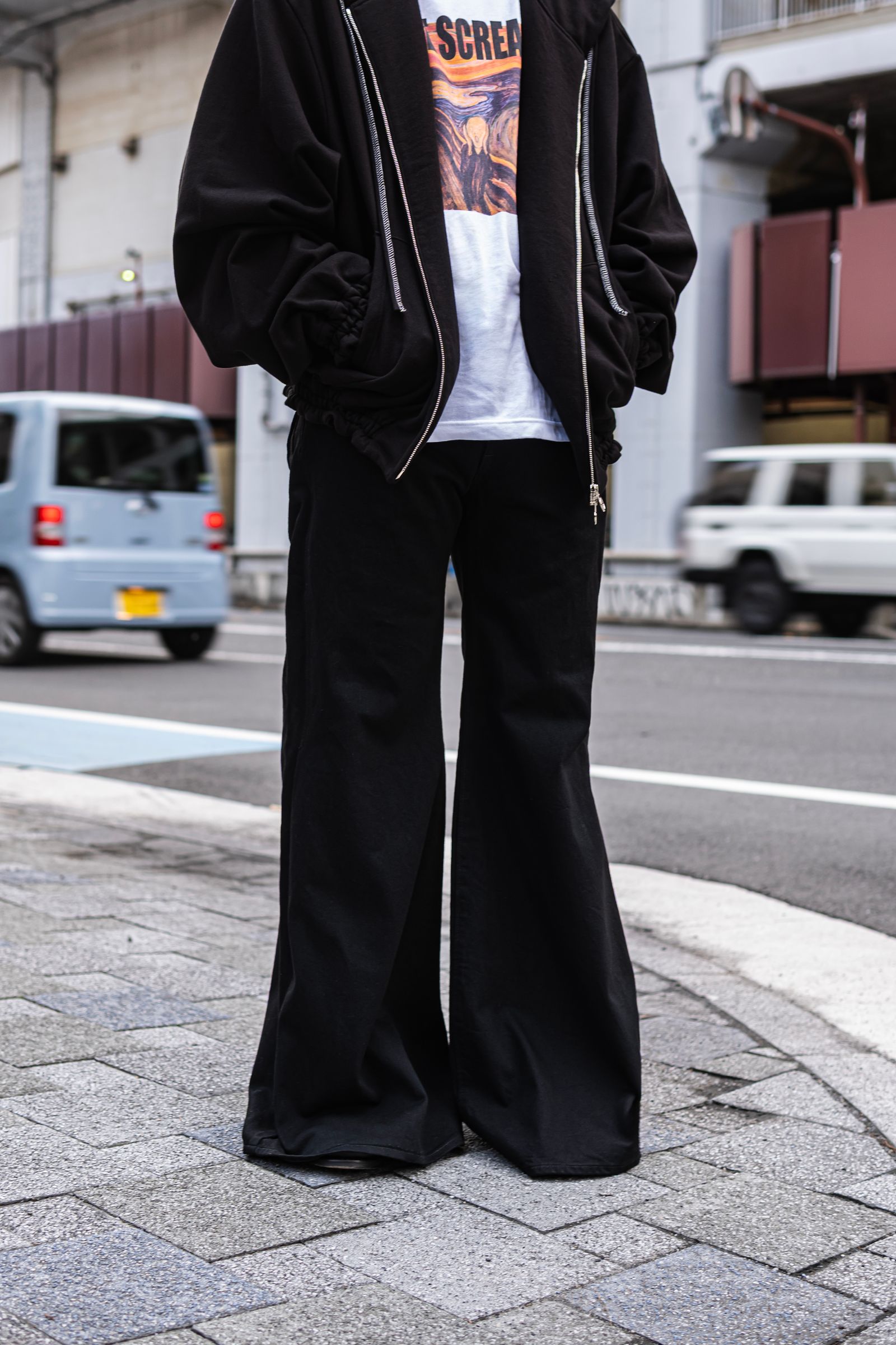 SHINYAKOZUKA - ORDINARY CITY MASSIVE FLAIR / BLACK | Retikle