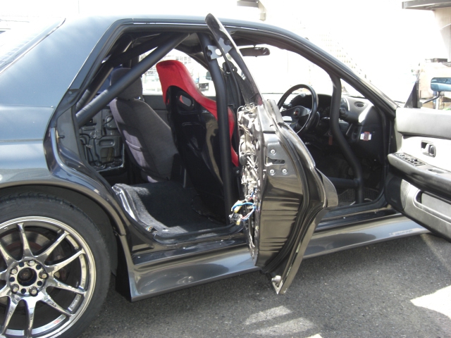 R32 4dr of saitorollcage