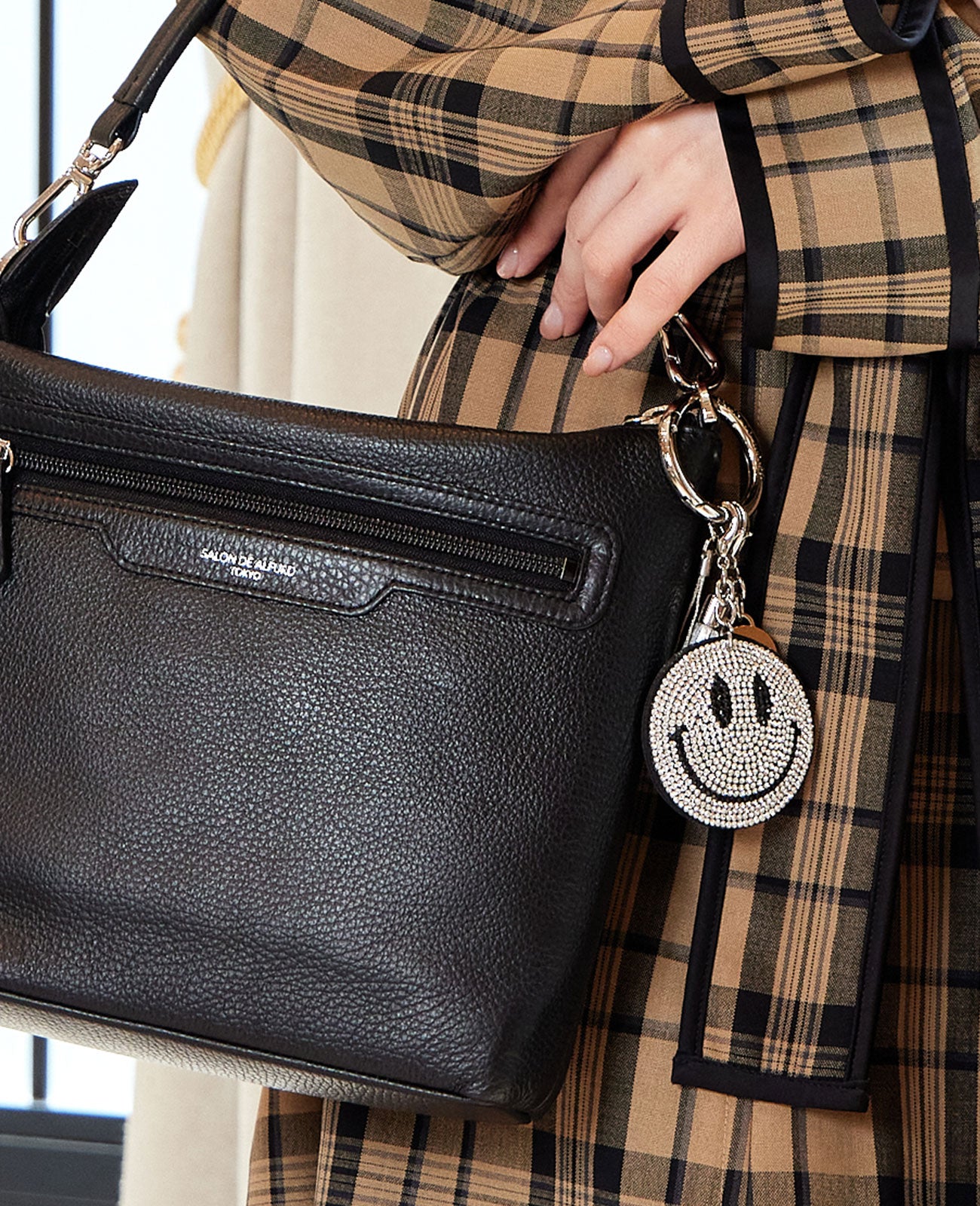 スマイルラインストーン(クリスタル)チャーム＆タッセル＆クローバー付