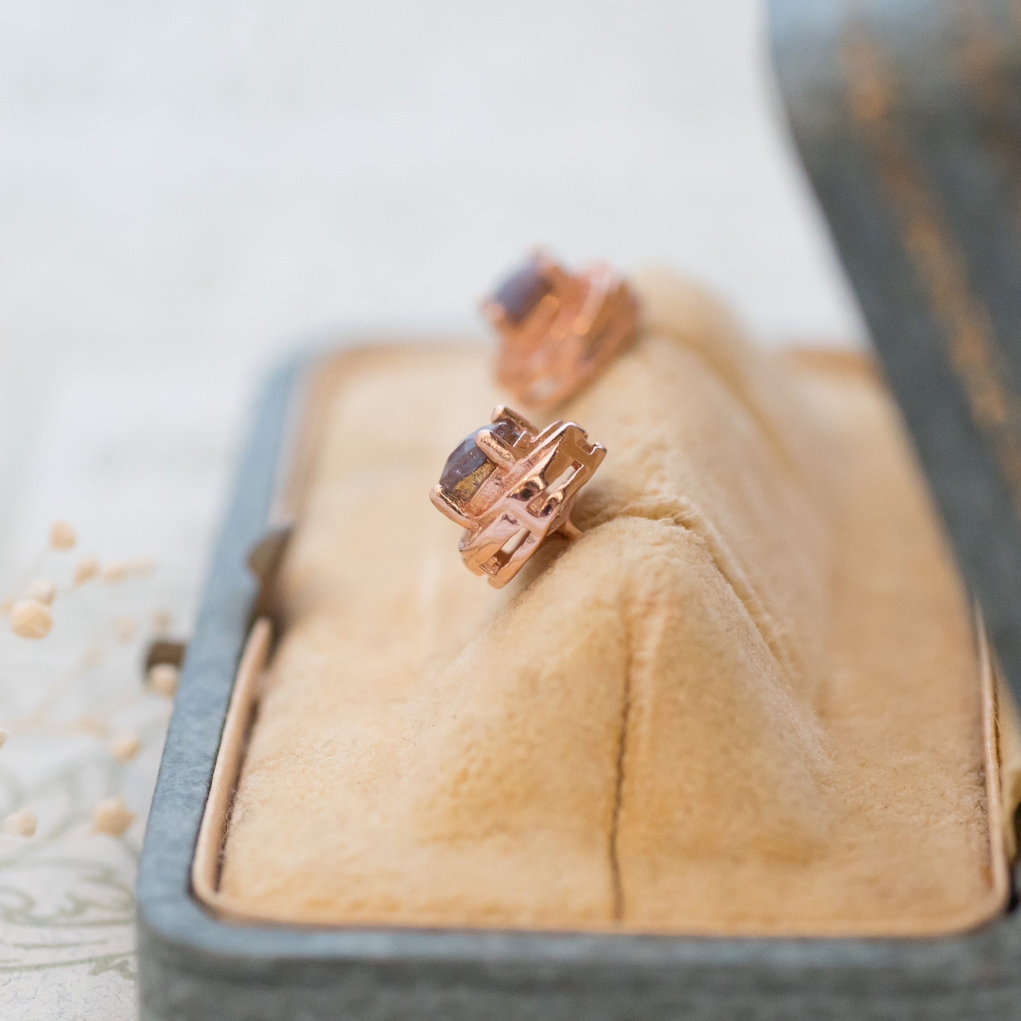 アンティークサフィレットピアス