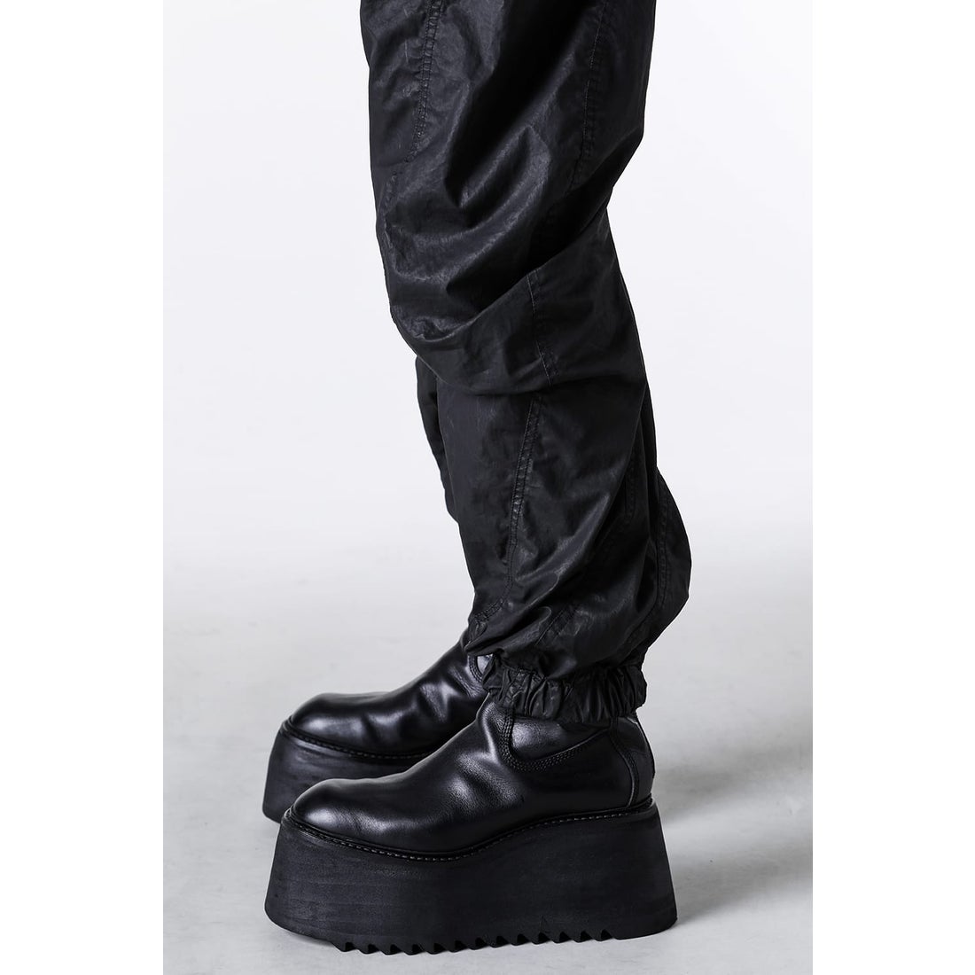 ユリウス JULIUS COATED CLOTH PANTS （BLACK） -FASCINATE