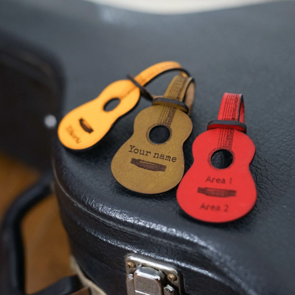 ギター型ネームタグ AG ver. ｜名入れサービス無料 – 708works｜ギター