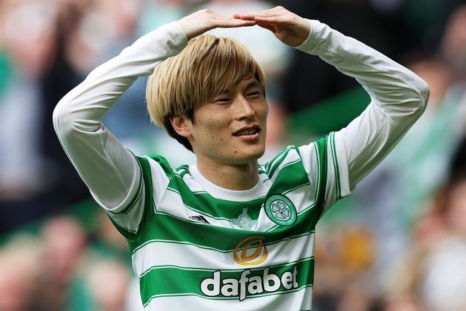 セルティックで“キノコ”増殖中？古橋亨梧の後ろで同僚がニョキ