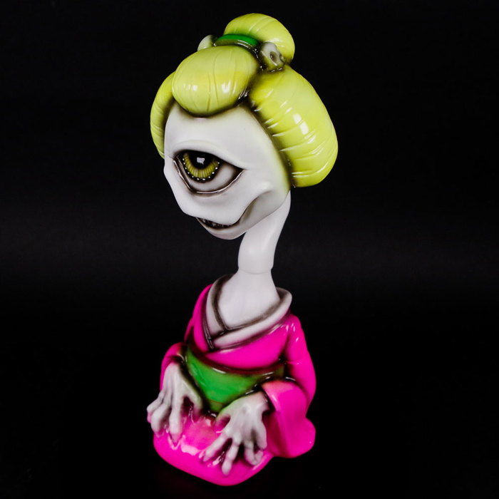 墓場の画廊にかっこわらい雑貨店(笑)よりポップアートな彩りの蛍光