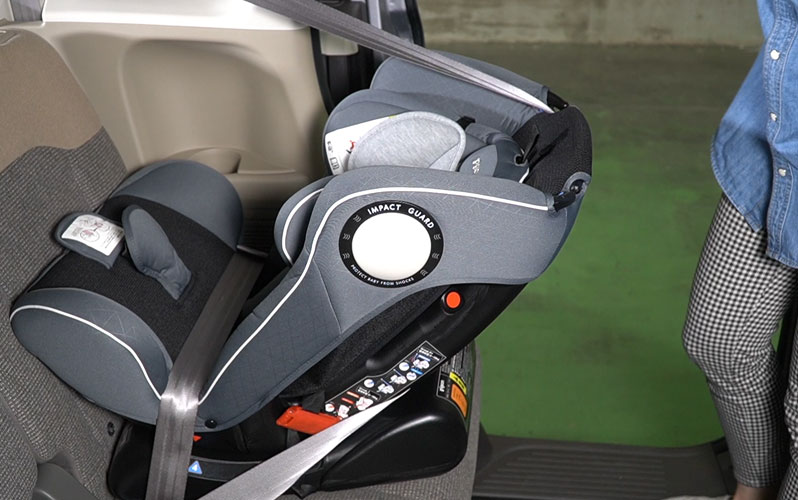 チャイルドシート コキーユ チャイルドモード後向きの取付け | お客様