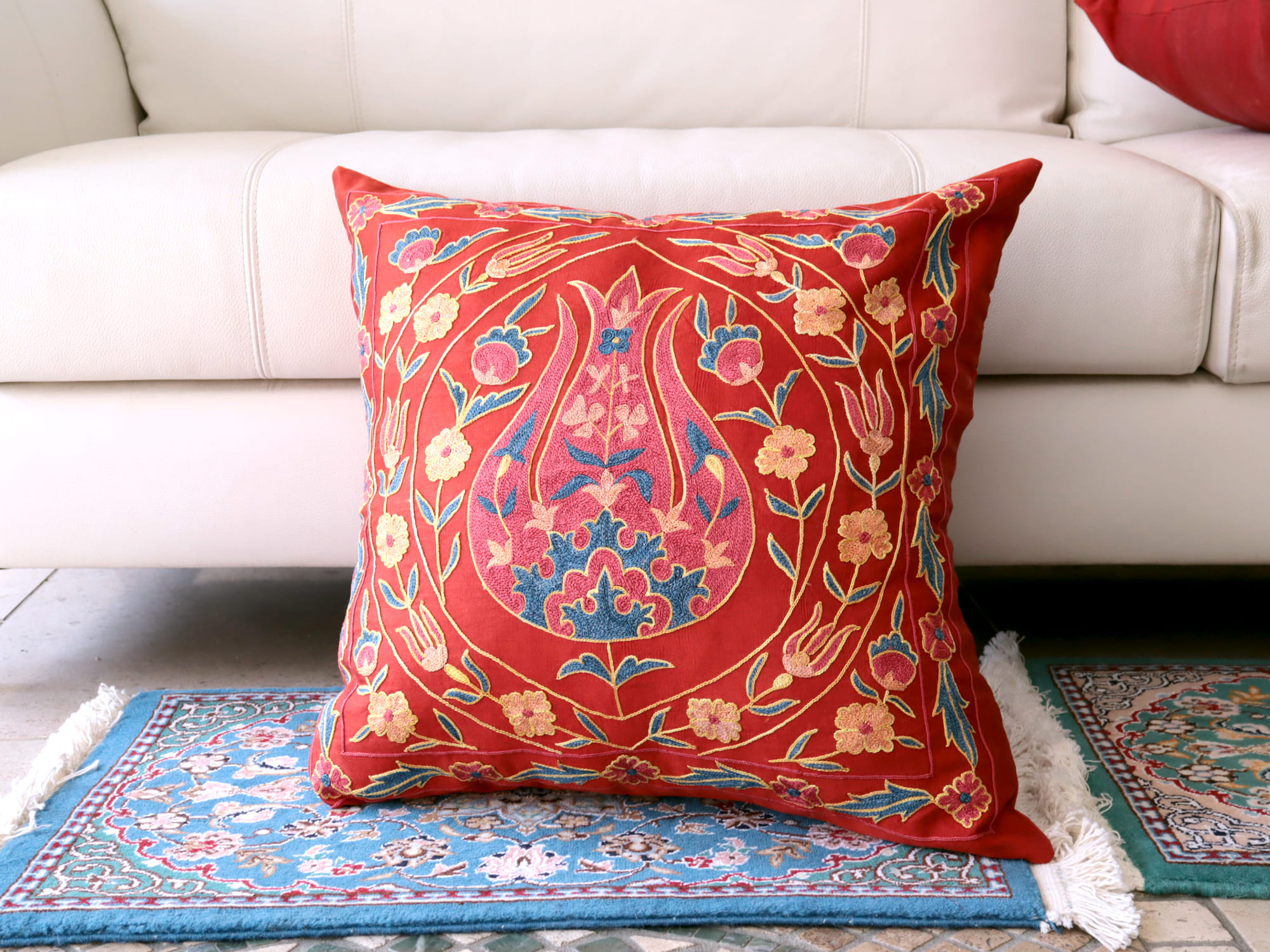 キリムスタイル / クッションカバー 50cm シルク スザンニ刺繍47×48cm