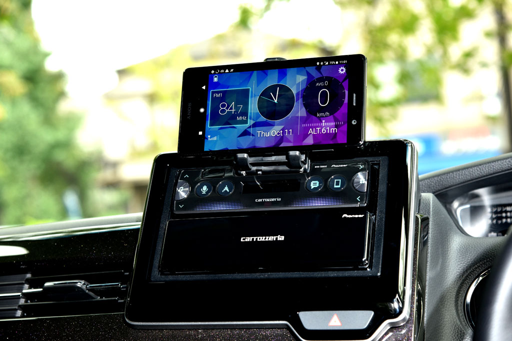 スマホのアプリがカーオーディオで操作できる！カロッツェリア「MVH