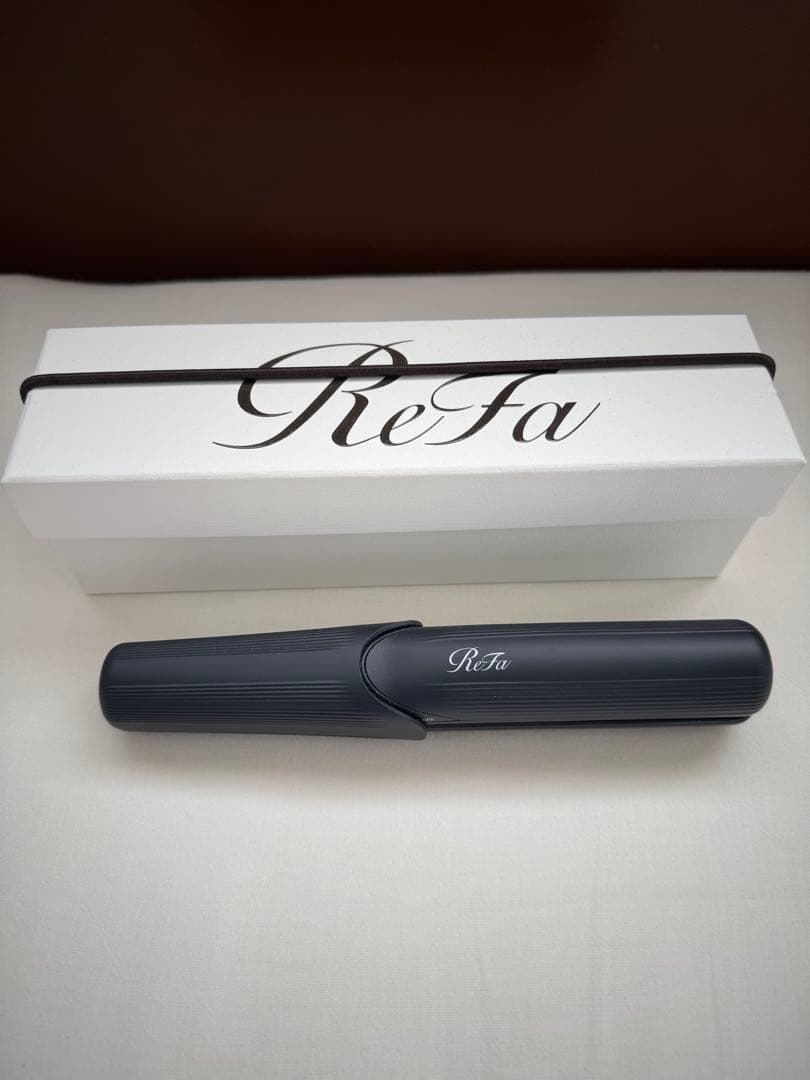 【年末年始対応不可】ReFa フィンガーストレートヘアアイロン ブラック プロフェッショナルの指先がつくるニュアンスを「ReFa FINGER IRON ST