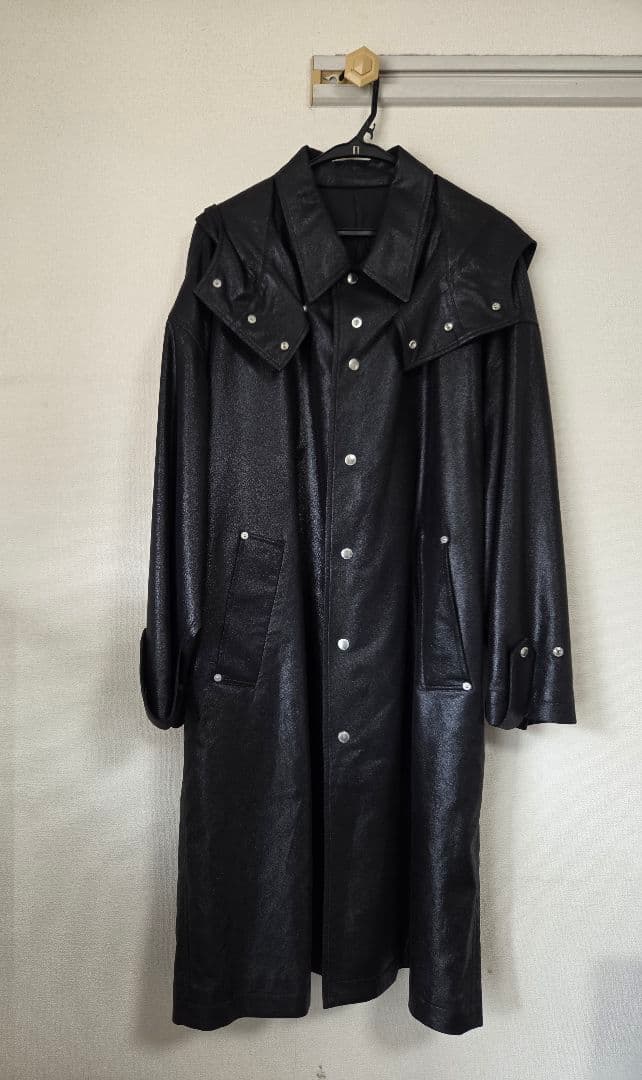 JOHN LAWRENCE SULLIVAN フェイクレザー ロングコート JOHN LAWRENCE SULLIVAN（ジョン ローレンス サリバン） トレンチ