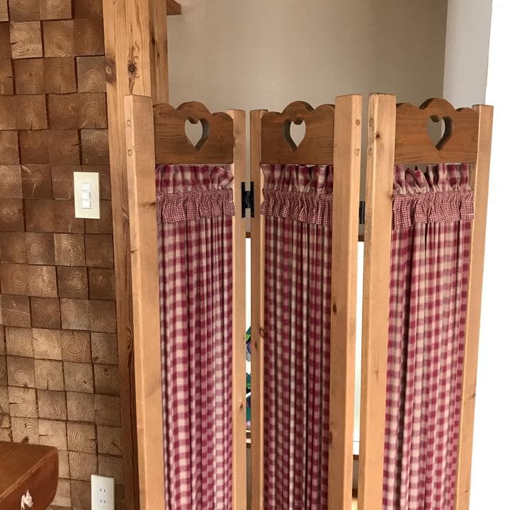 ※傷あり ウッド 木製 パーテーンション カントリー家具 ハート 仕切り 目隠し 楽天市場】パーテーション 3連 衝立 カーテン付 天然木 フレンチ