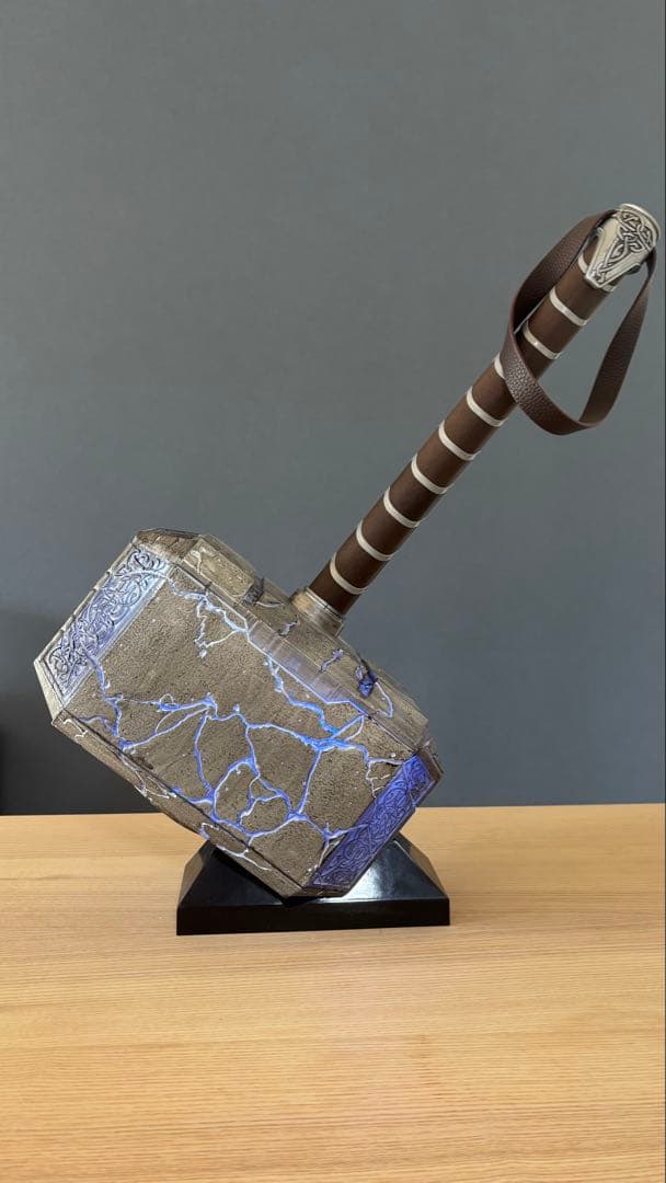 マーベル レジェンド・シリーズ ソー ムジョルニア ライト&サウンドエフェクト ディズニーストア マーベル ソー ハンマー ムジョルニア ライト