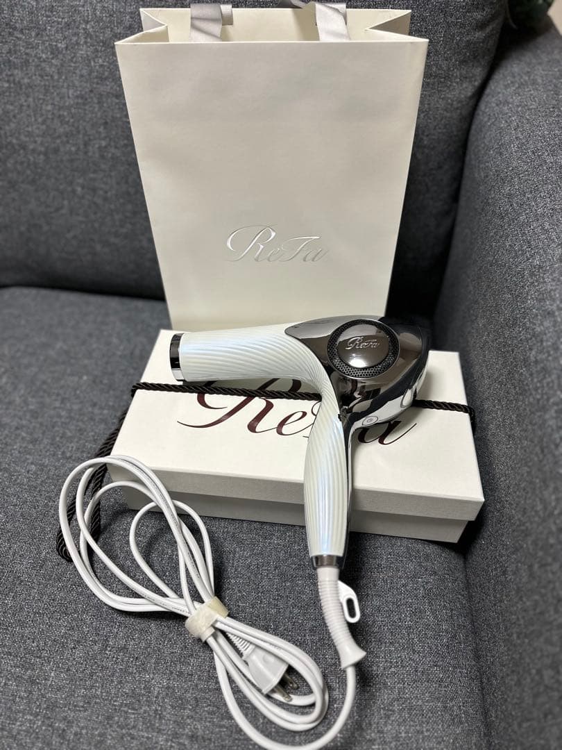 MLA【大幅値下げ可】ReFa ヘアドライヤー ホワイト　本体のみ Amazon.co.jp: 【公式ストア限定】リファ ビューテック ドライヤー