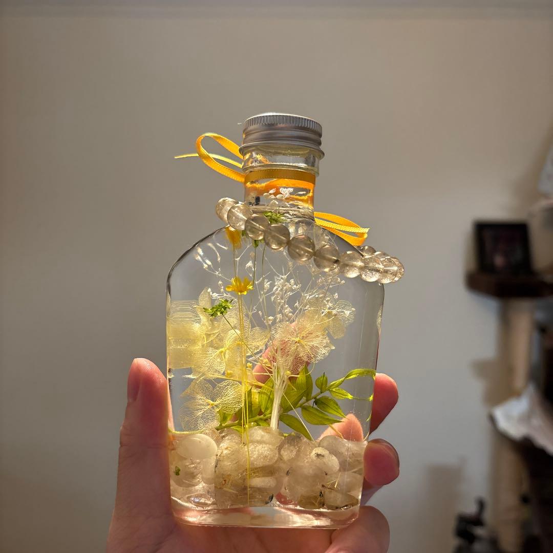 ゴールドパワーハーバリウム！ルチル入り！綺麗！ 金運 仕事運 ルチルクォーツ 金紅石入り水晶 ゴールドルチル 集中力